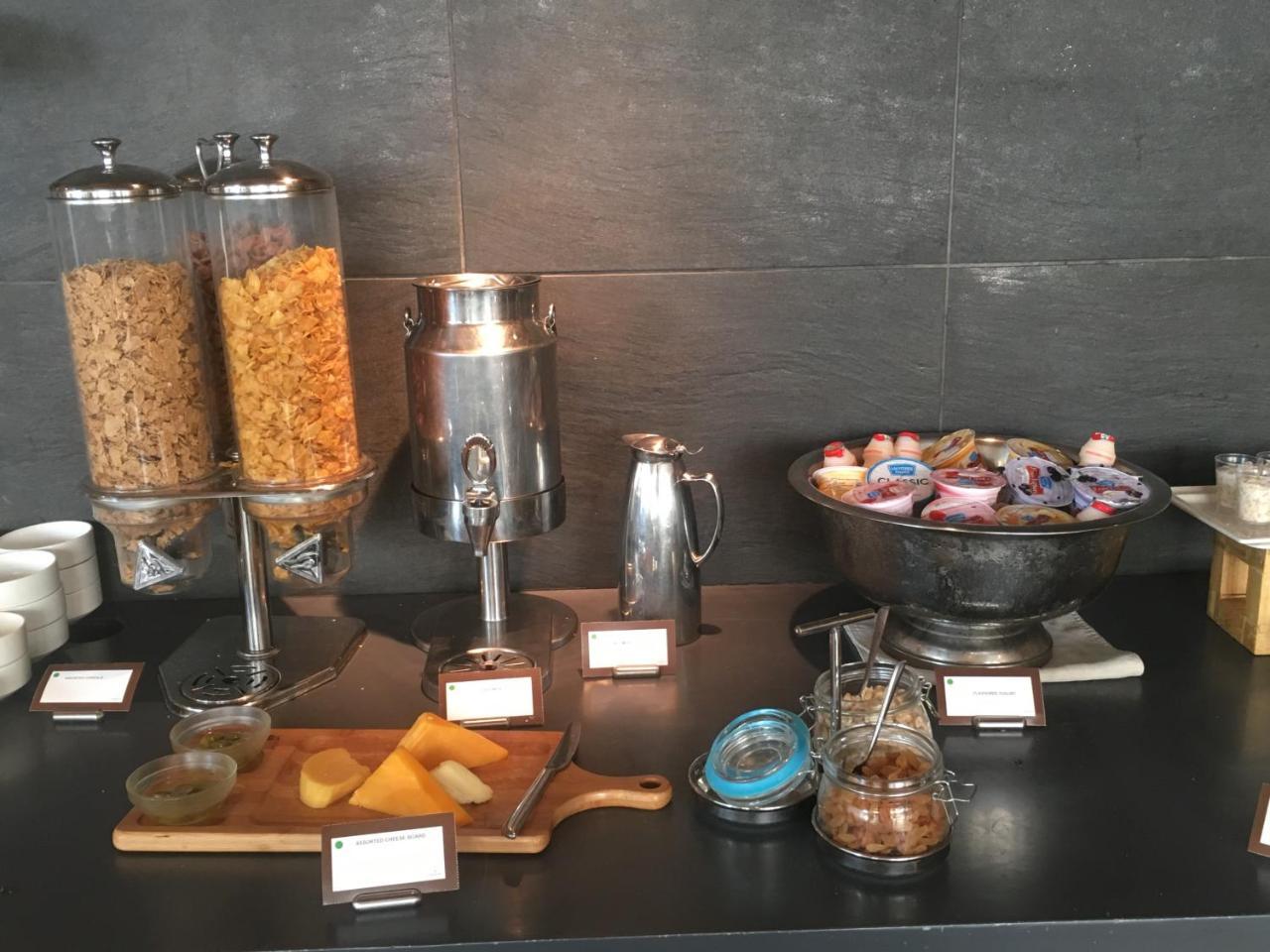新孟买丽怡酒店及套房 纳威孟买 外观 照片